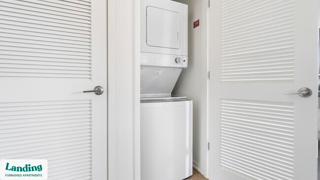 Building Photo - 815 Madison St