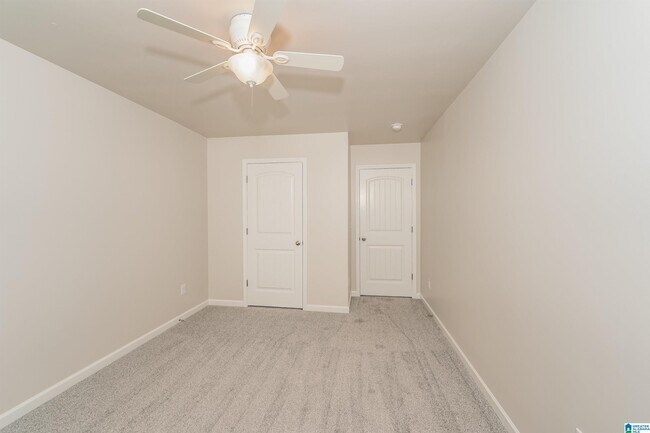 Building Photo - 682 Johnnys Cv