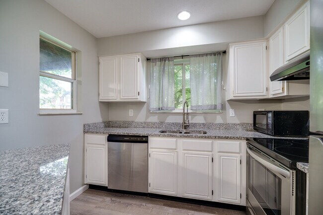 Building Photo - 1540 Spinnaker Way