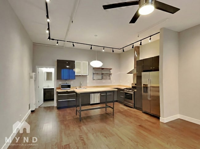 Building Photo - 958 28th St