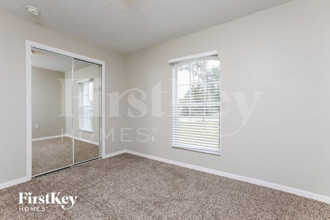 Building Photo - 3324 Sanborn Ln