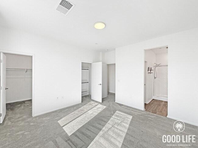 Building Photo - Luxury 3-Level 4BR Home | 1,696 Sq Ft | New Build San Diego Living