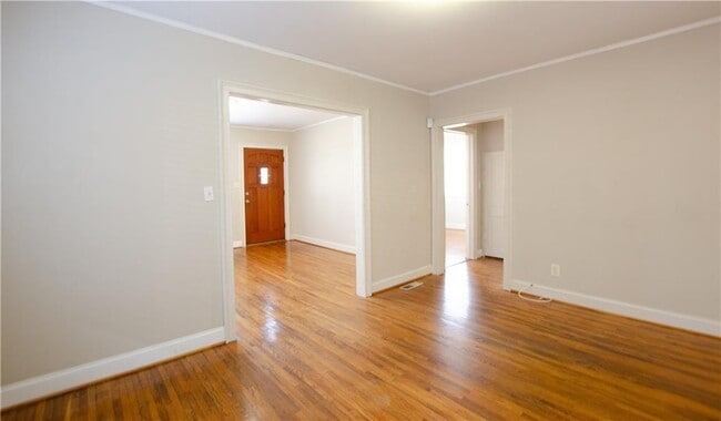 Building Photo - 1398 Woodmont Ln NW