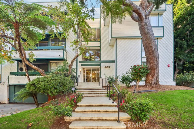 Building Photo - 403 N Oakhurst Dr