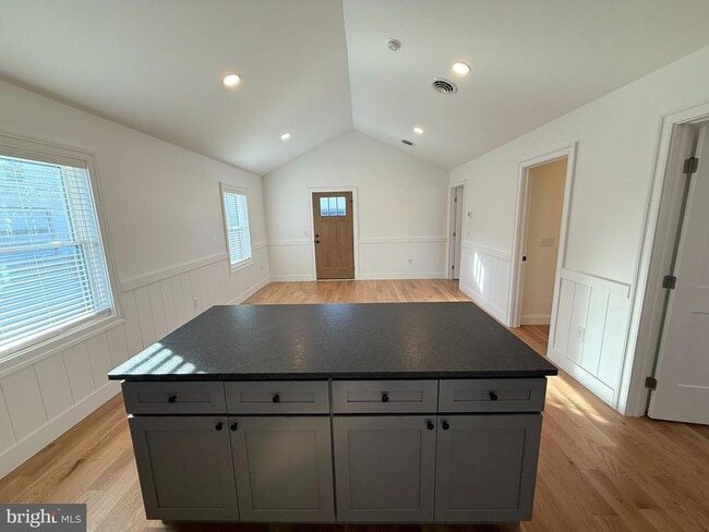 Building Photo - 29428 Sullivan St