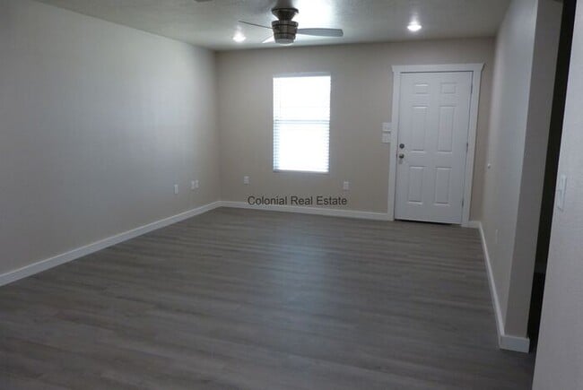 Building Photo - 2 Bedroom 2 Bathroom