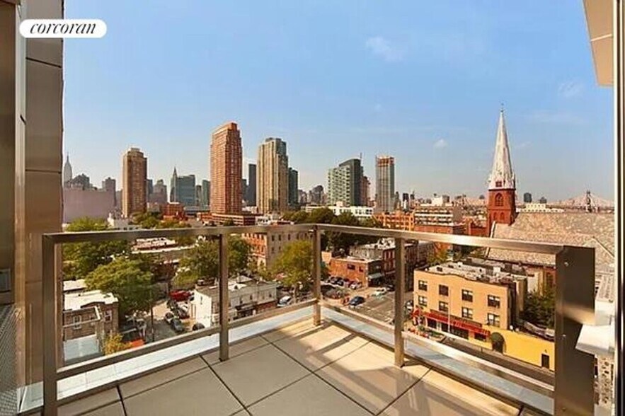 Building Photo - 10-17-17 Jackson Ave