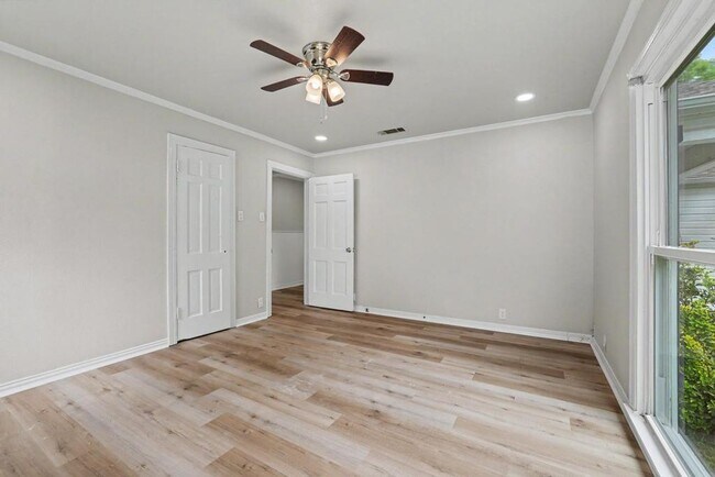 Building Photo - Charming 3-Bedroom Home in Sherman Available NOW!