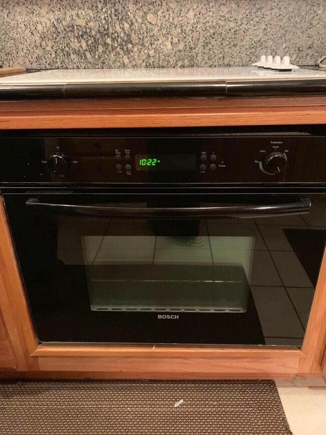 Building Photo - 10654 W Alabama Ave