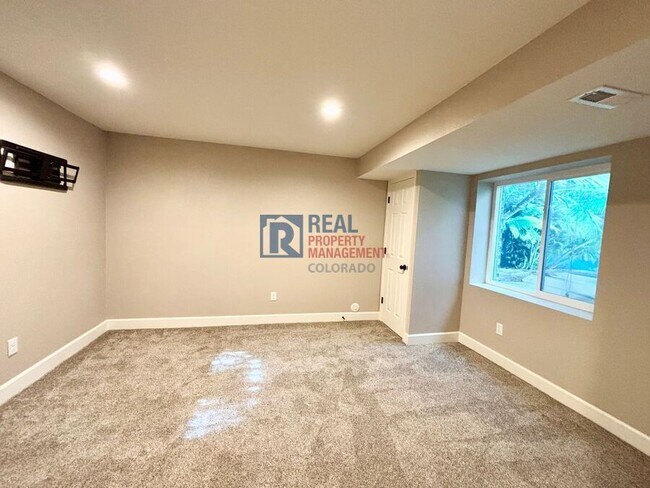 Building Photo - 5303 Territorial St