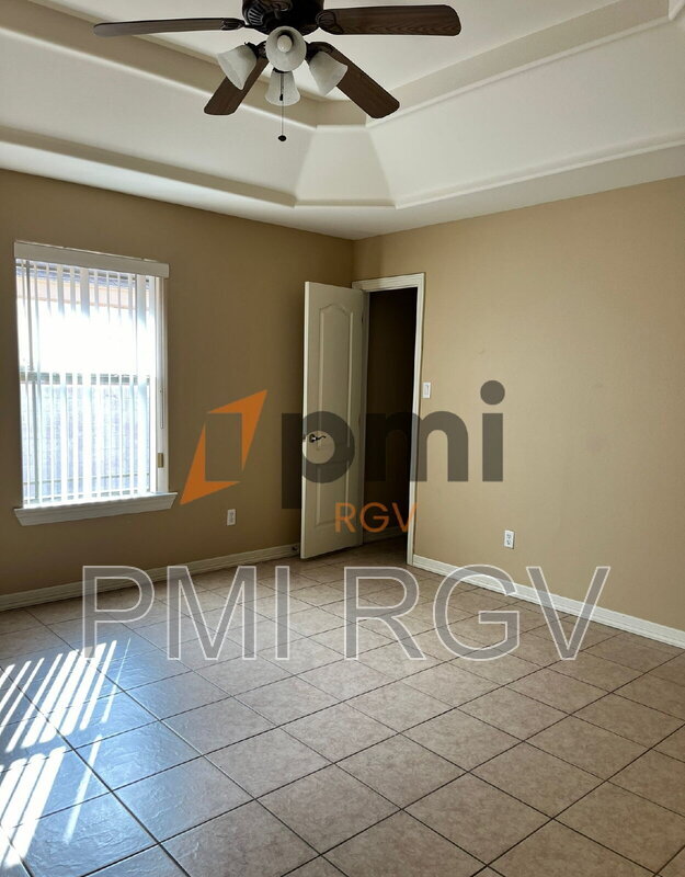 Building Photo - 3802 S Radisson Ave