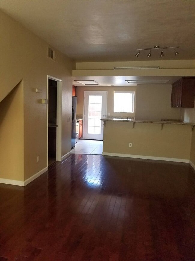 Building Photo - Updated 2 Bed, 2 Bath 2-Story Condo with Garage