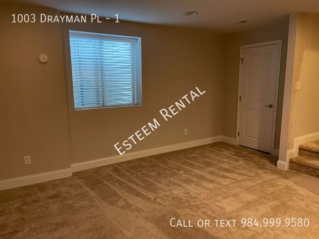 Building Photo - 1003 Drayman Pl