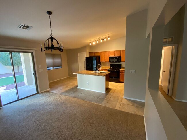 Building Photo - Charming 3 Bed w/Den in Northwest Peoria