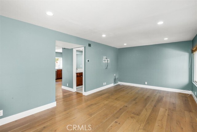 Building Photo - 10300 Columbia River Ct