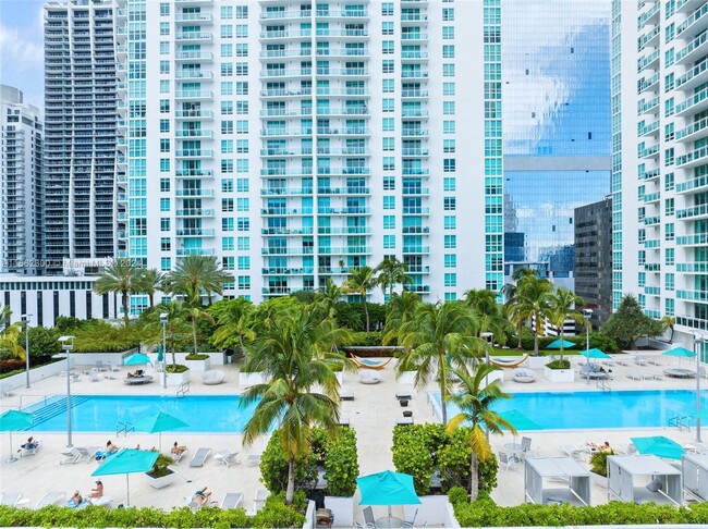 Building Photo - 950 Brickell Bay Dr