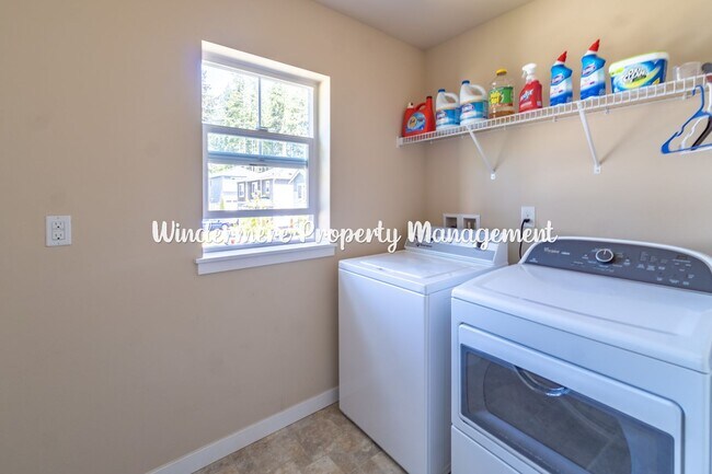 Building Photo - 5064 NW Bear Paw Ct