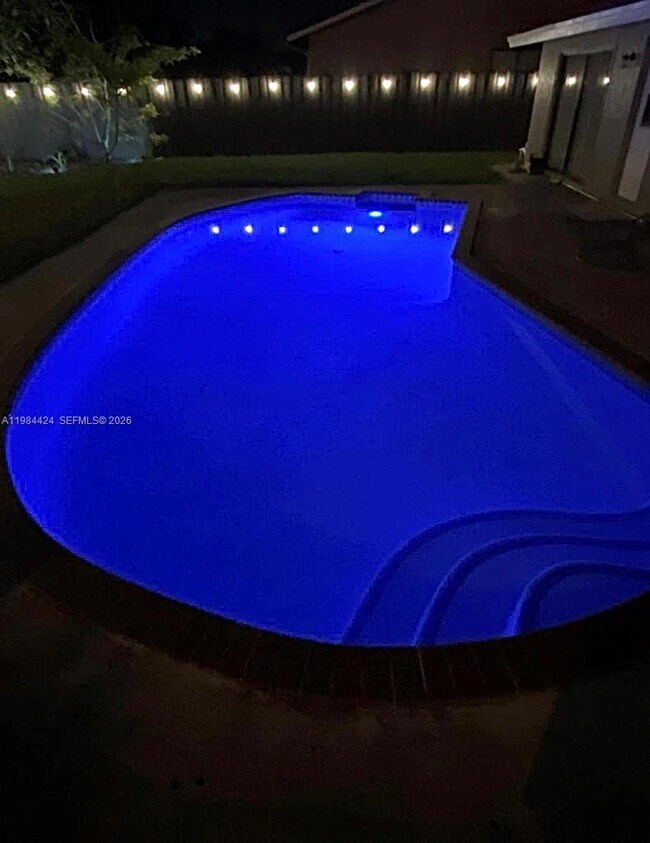 Building Photo - 15831 SW 139th Pl