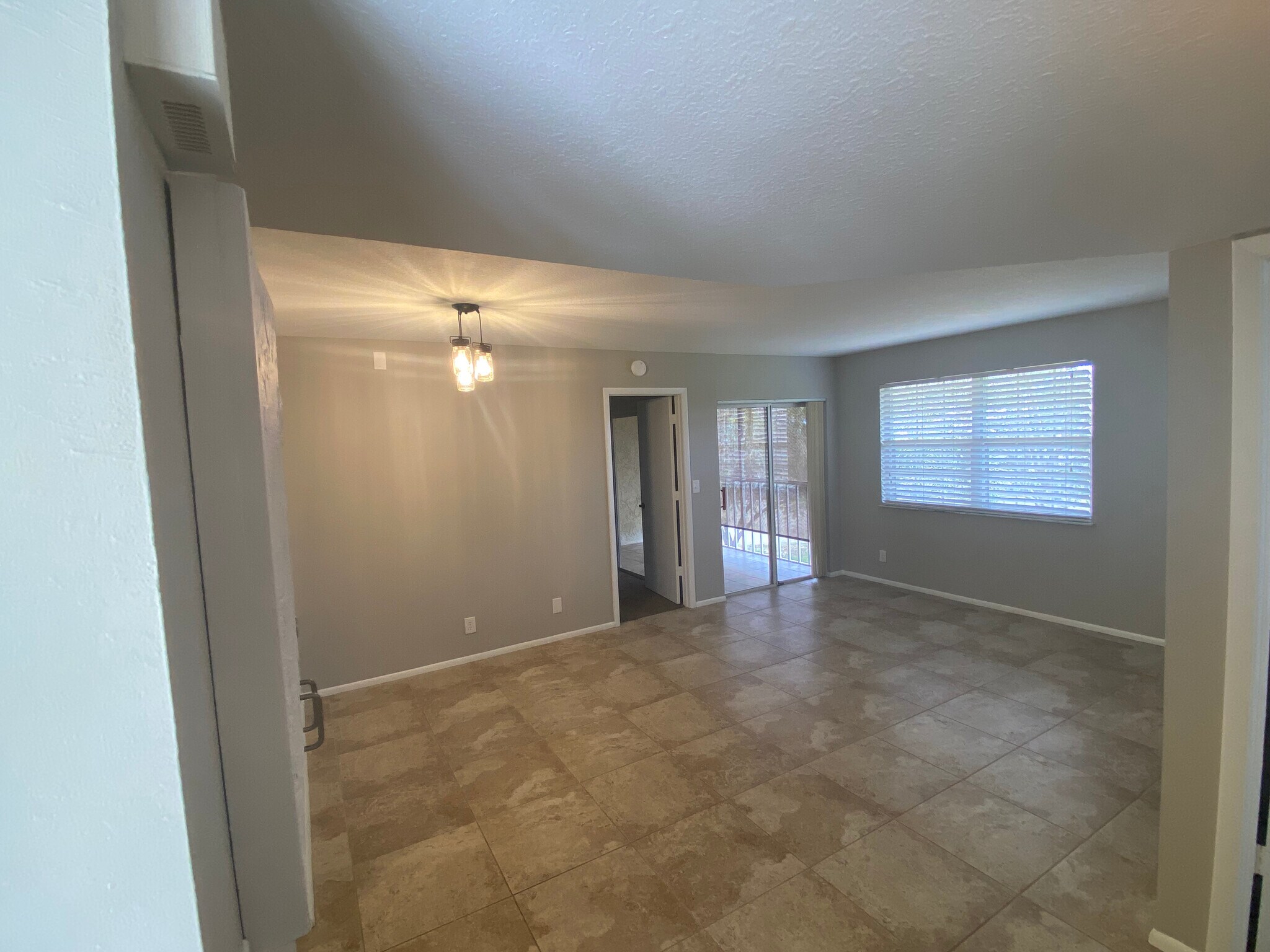 Building Photo - 1566 SE Royal Green Cir