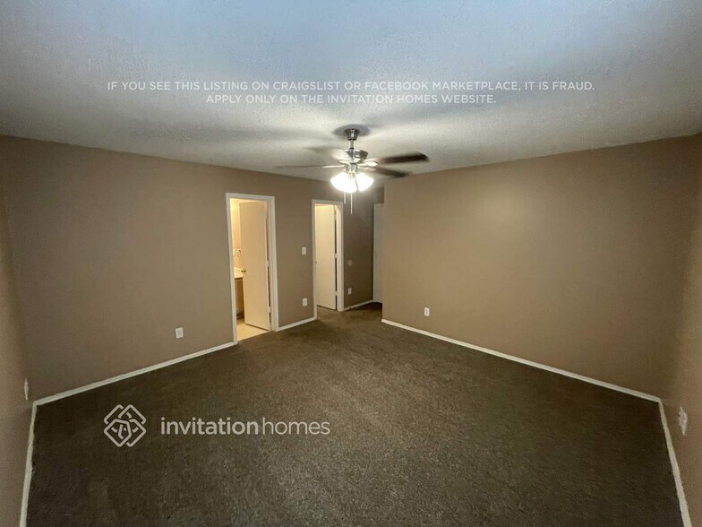 Building Photo - 3049 Parade Ln SW