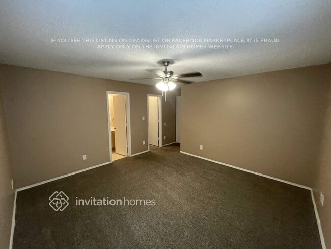 Building Photo - 3049 Parade Ln SW