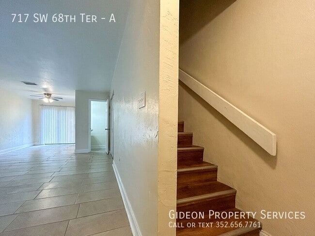 Building Photo - 717 SW 68th Ter