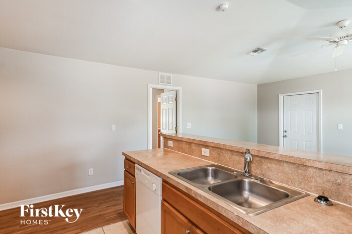 Building Photo - 12433 Catalina Dr