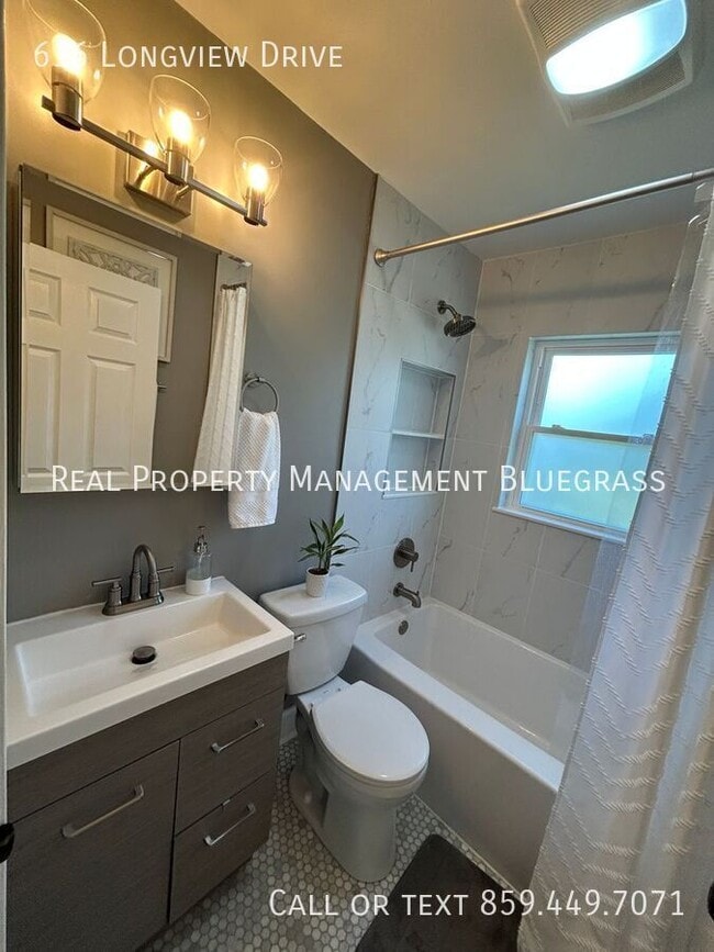 Building Photo - 616 Longview Dr