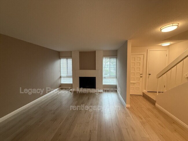 Building Photo - 2298 Sierra Blvd