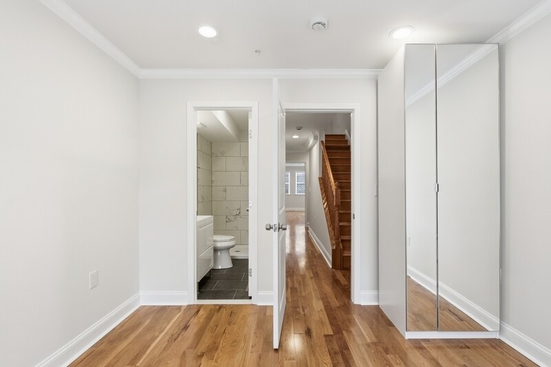 Building Photo - 2210 Cambridge St