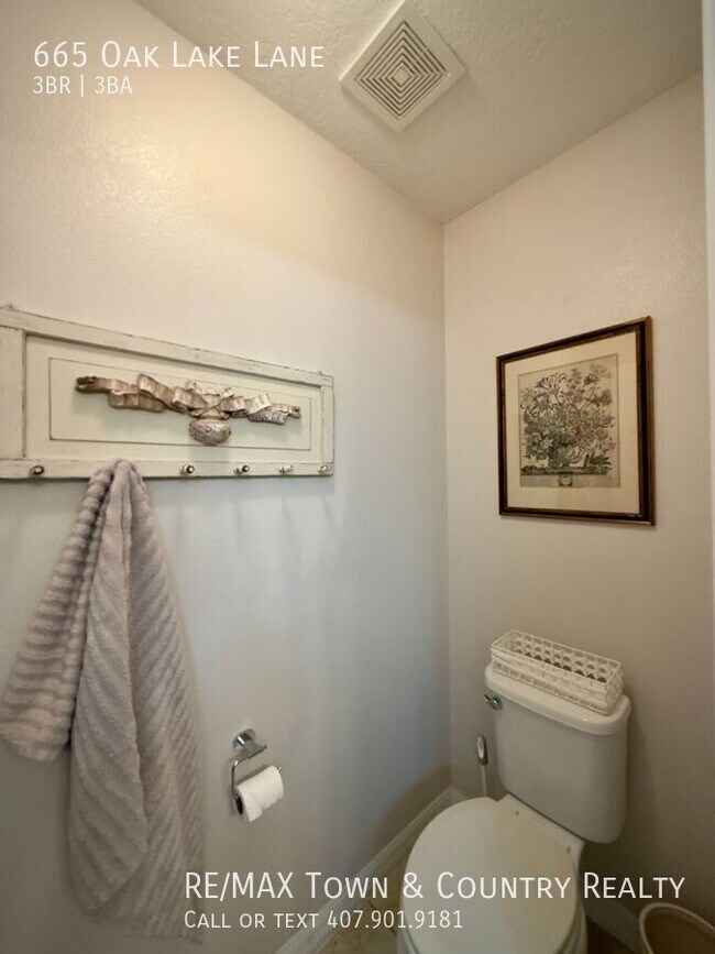 Building Photo - 665 Oak Lake Ln