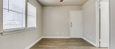 Building Photo - 1001 Hyridge St