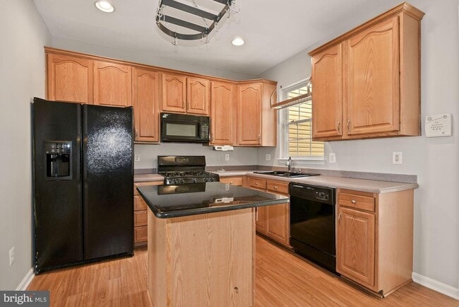 Building Photo - 20413 Elm Grove Terrace