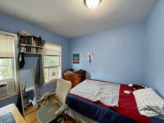 Building Photo - 6 Hingham St