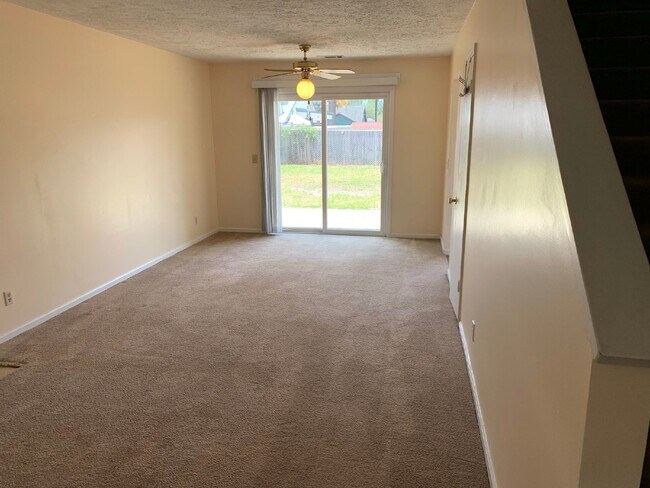 Building Photo - House for Rent