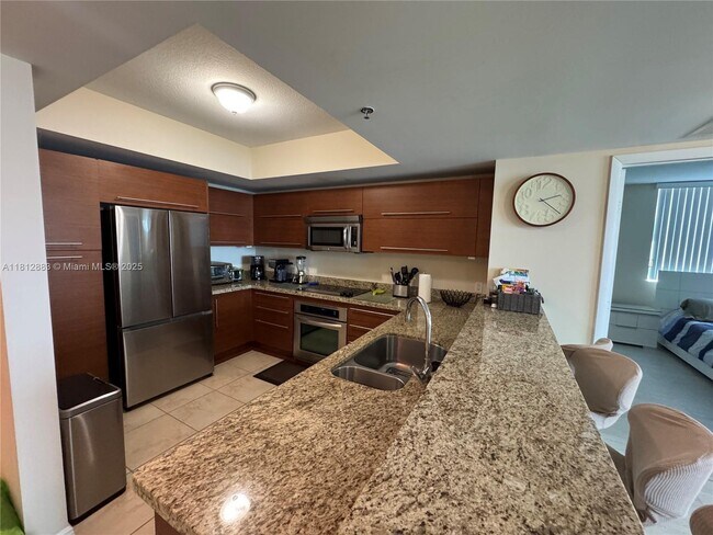 Building Photo - 2641 N Flamingo Rd