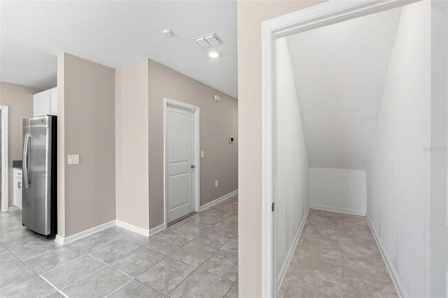 Building Photo - 724 Daring Dr