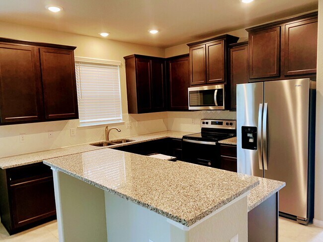 Building Photo - 10918 Hillside Dr