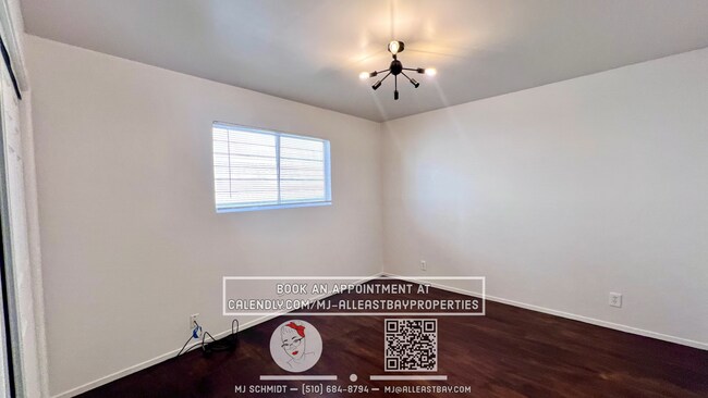 Building Photo - 2 bedroom in convenient location includes ...