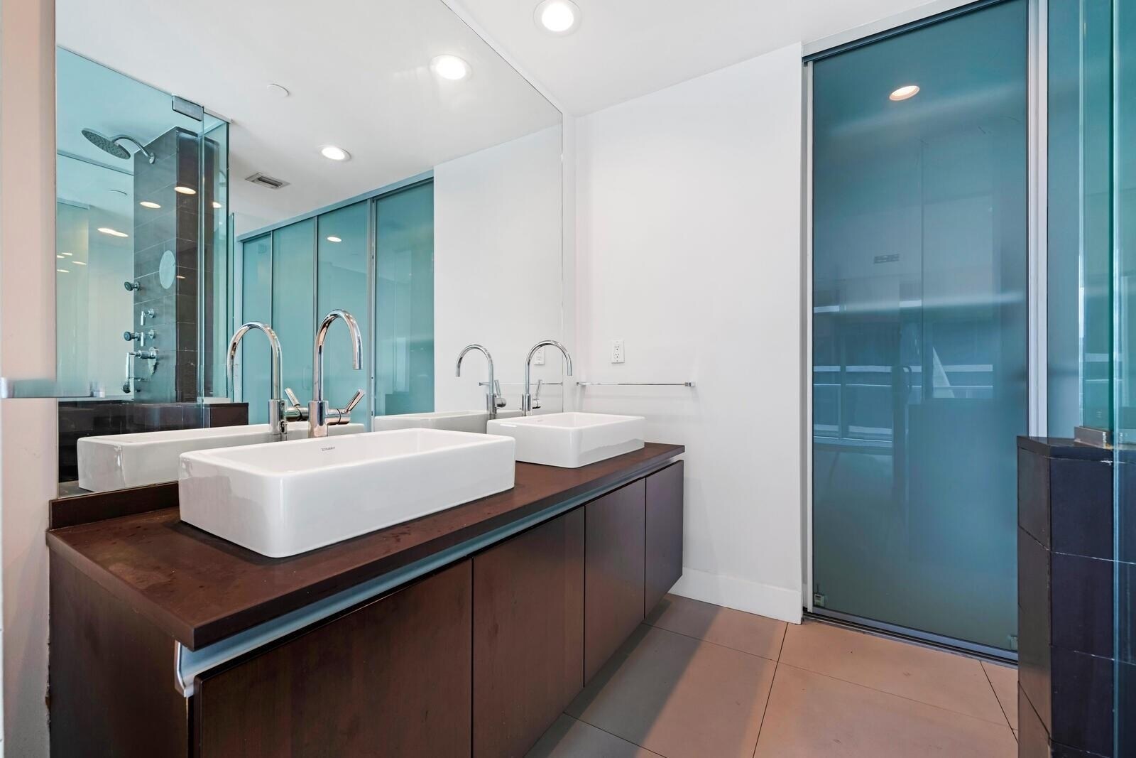 Building Photo - 1040 Biscayne Blvd