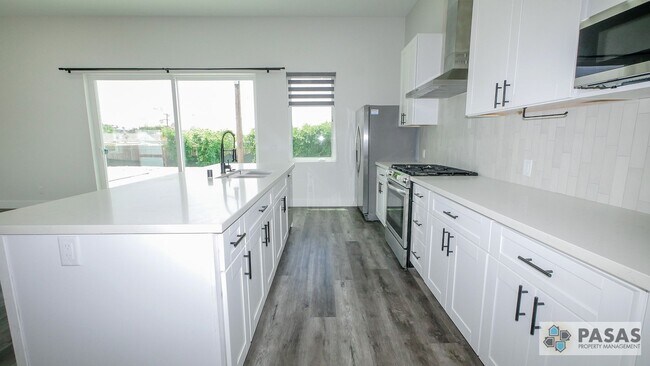 Building Photo - Newly Built Solar-Powered Home!