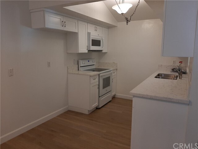 Building Photo - 1713 N Brea Blvd