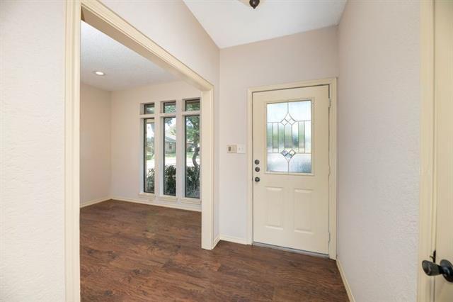 Building Photo - 922 Kingston Dr