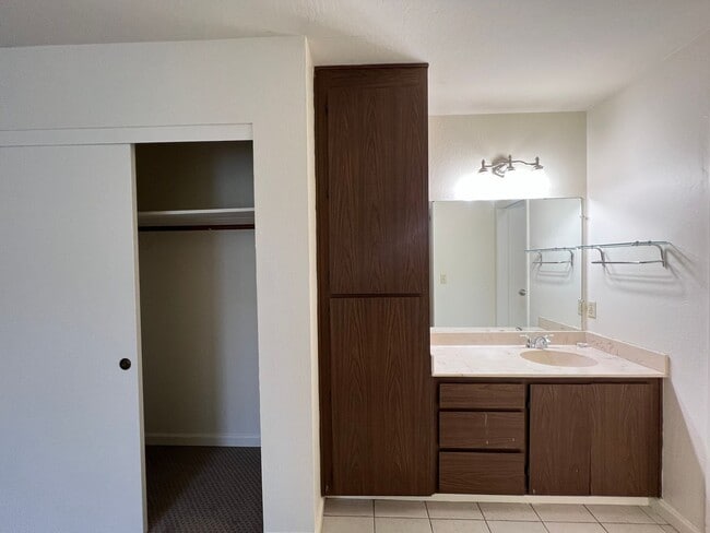 Building Photo - $500 MOVE IN SPECIAL!!!! 3 BEDROOM HOME IN PLEASANTON, CA!!!