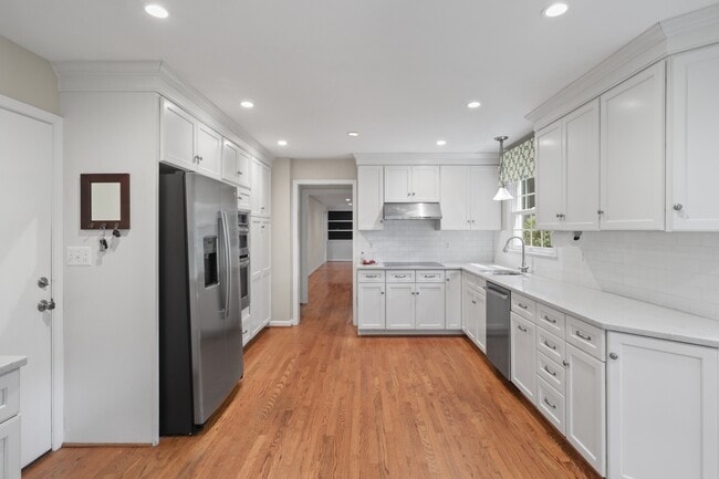 Building Photo - 892 Van Dusen Ct