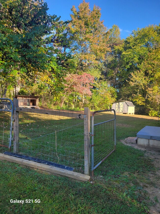 Building Photo - 508 Richards Cemetery Rd