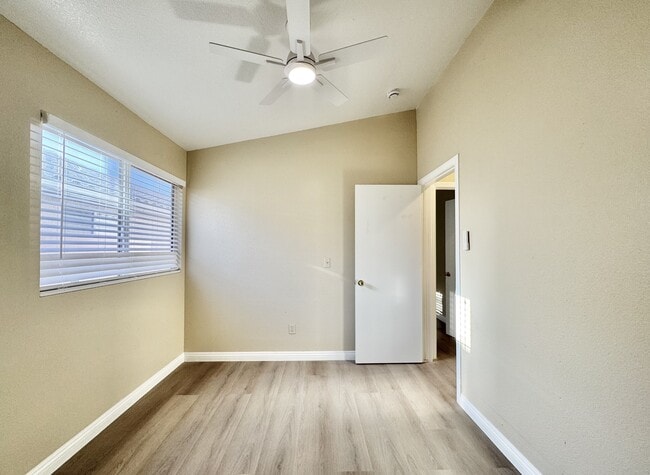 Building Photo - 1009 Torington Dr