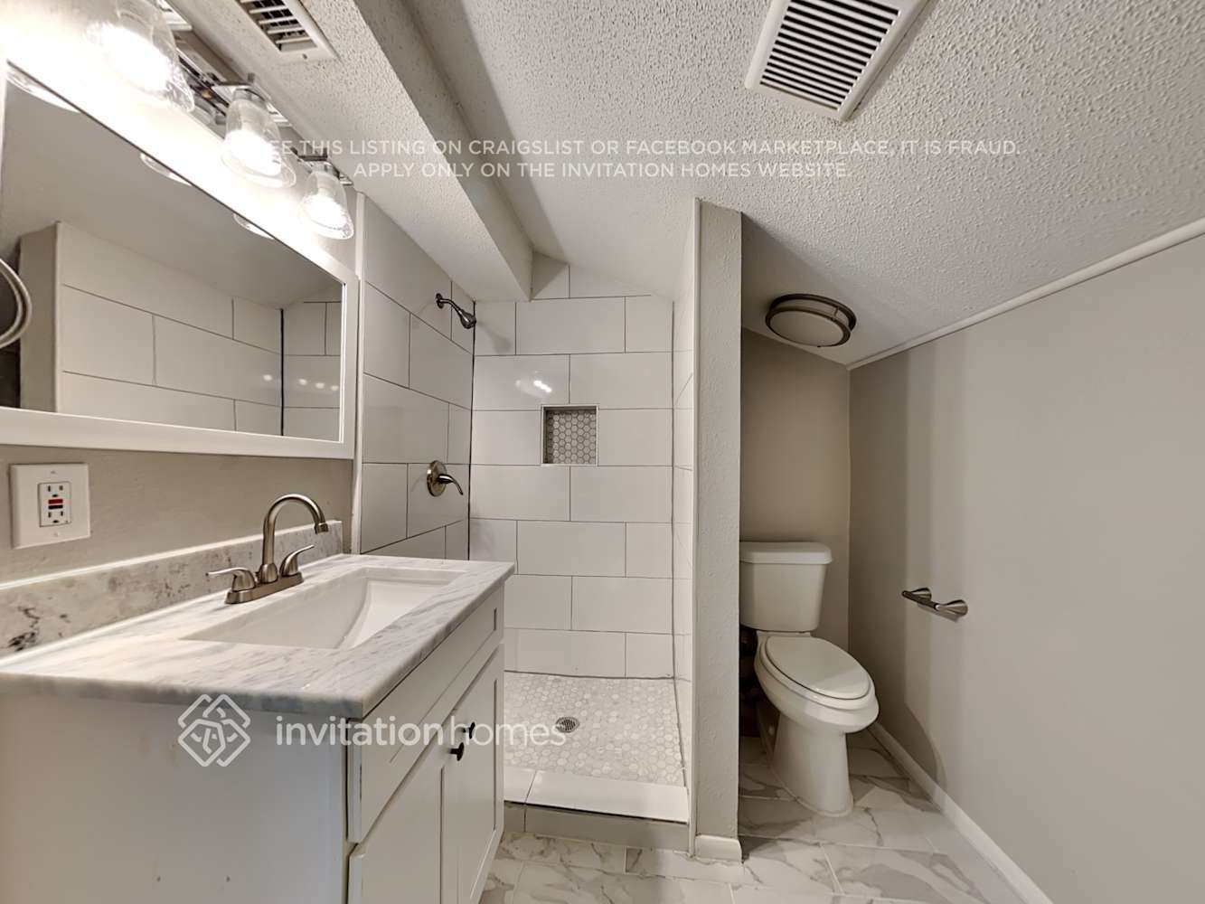 Building Photo - 4824 Lyndon Dr