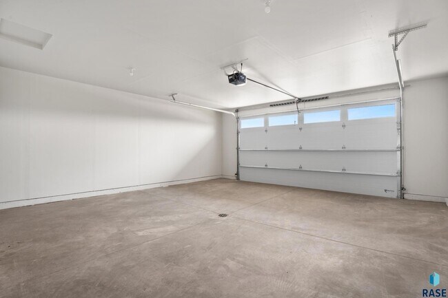 Building Photo - 1113 S Foss Ave