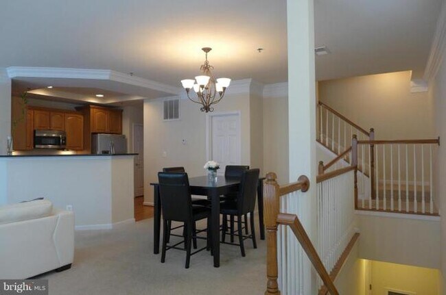 Building Photo - 7037 Huntley Run Pl